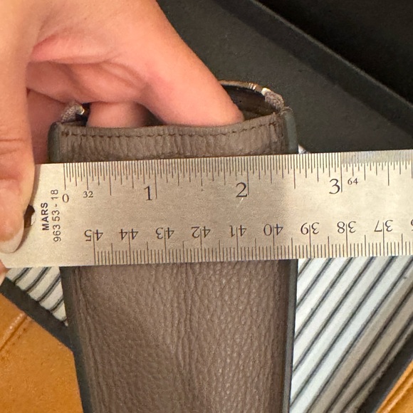 ANYA HINDMARCH
Eyes Document Case / clutch EUC - Picture 13 of 15